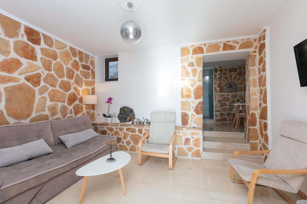 Annaview Apartments & Suites Плакіас Екстер'єр фото