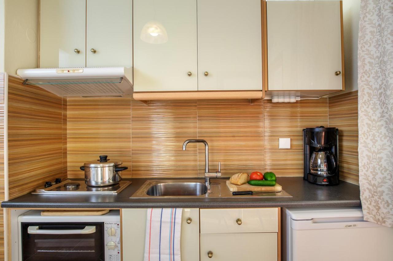 Annaview Apartments & Suites Плакіас Екстер'єр фото