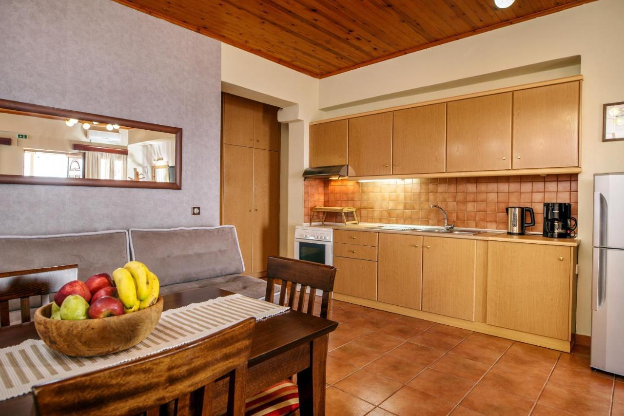 Annaview Apartments & Suites Плакіас Екстер'єр фото