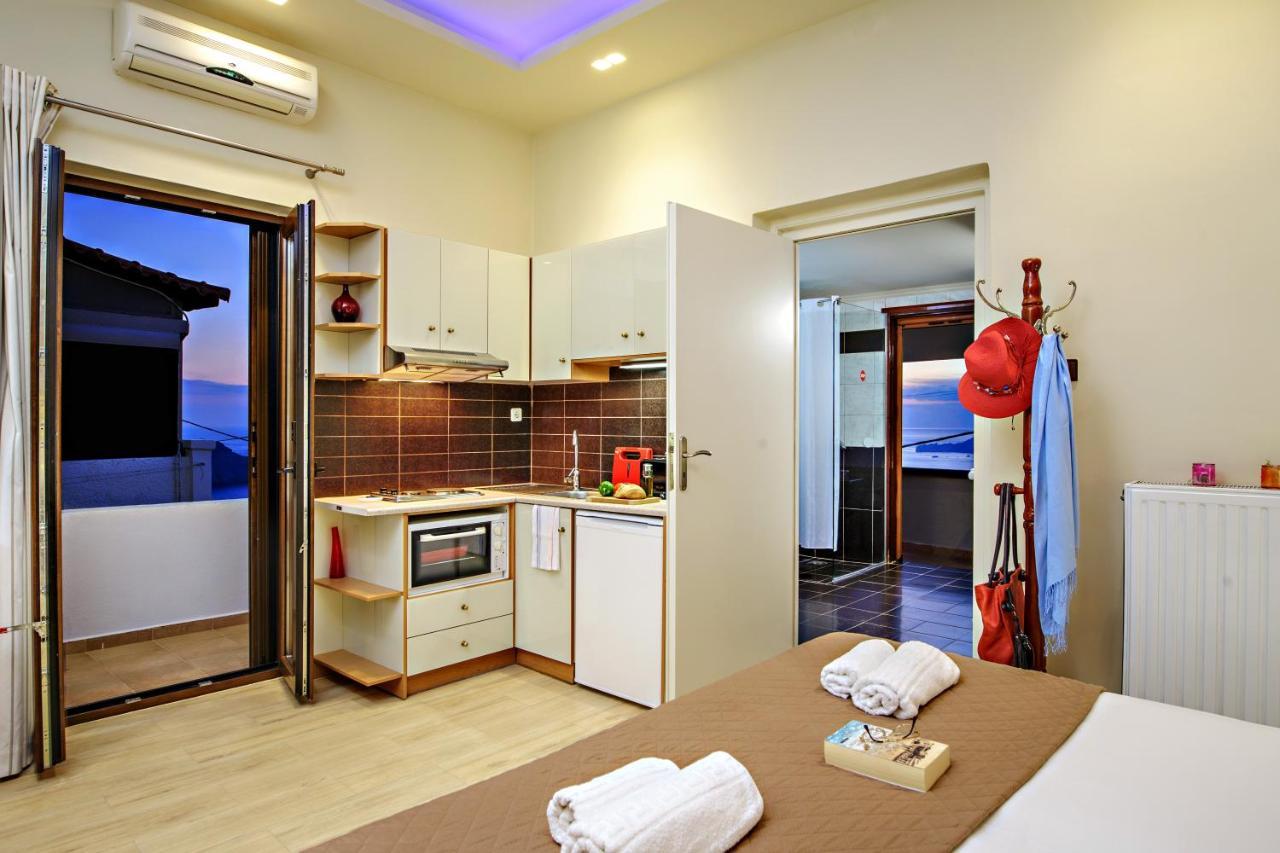 Annaview Apartments & Suites Плакіас Екстер'єр фото